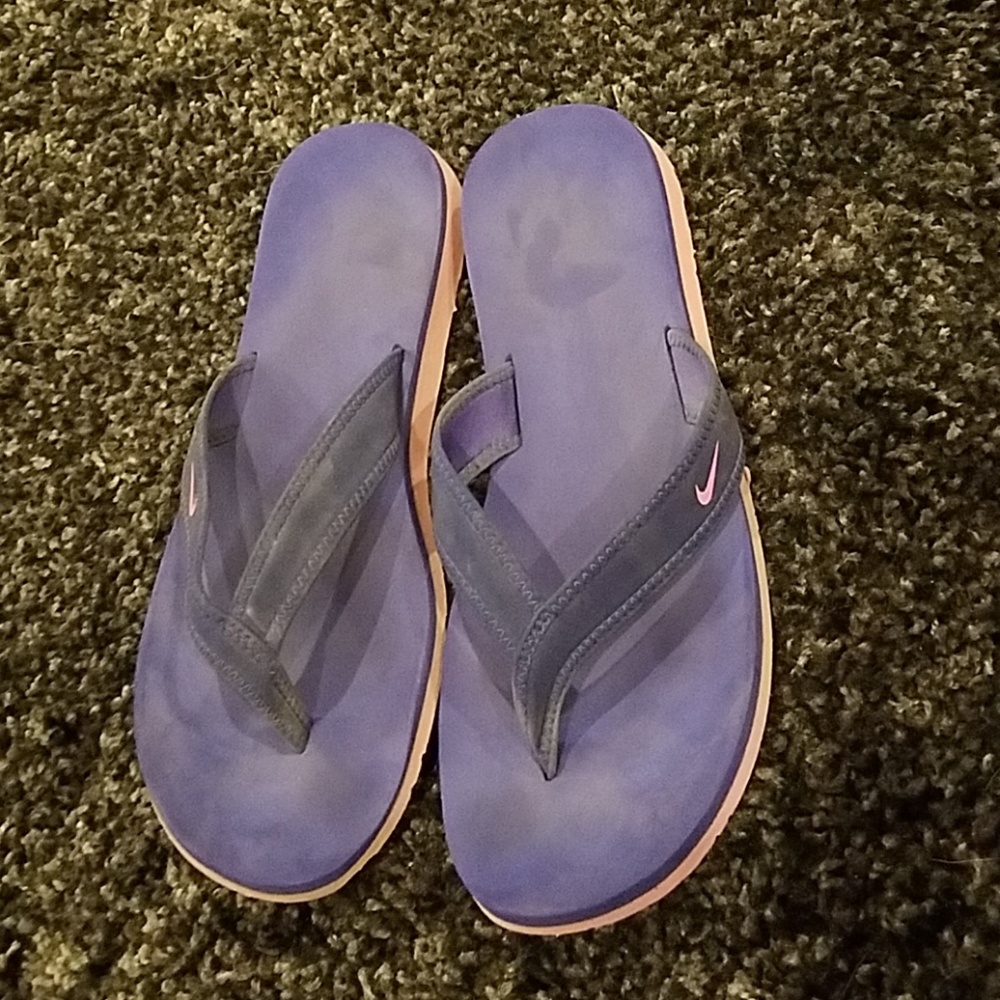 Nike flip flops